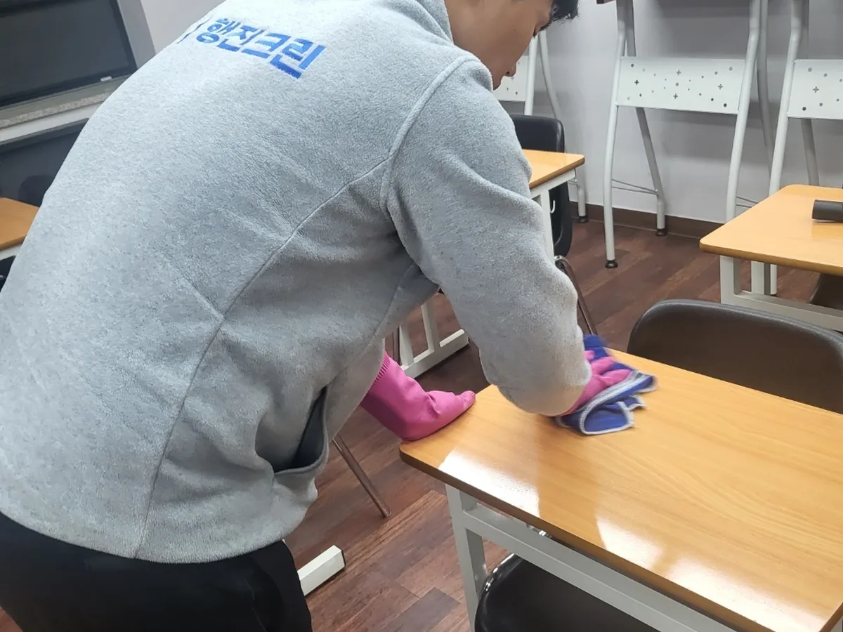 동구 금남로2가 유치원 책걸상 교실 위생청소 사례 - 행진크린